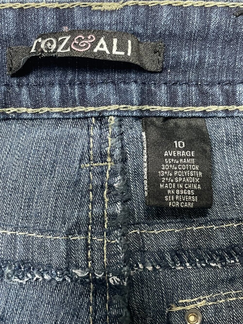 Roz & Ali Women’s Embroidered Beaded Jeans Size 10 Wide Leg Dark Wash Excellent - Picture 5 of 16